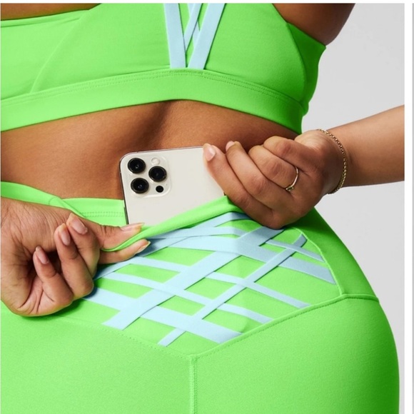 Fabletics Active Set Neon Green Boost High-Waisted 7/8 Legging Sports Bra - Picture 14 of 16